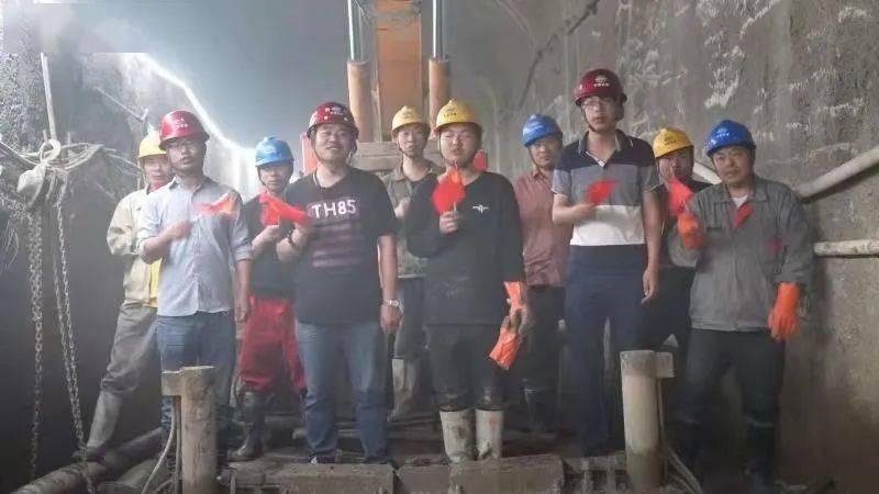 炒平菇时，需要事先焯水吗？平菇怎么炒滑嫩好吃？游戏画面